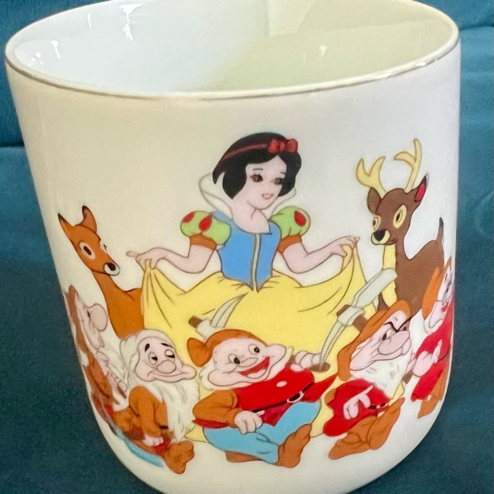 Vintage Snow White mug from Walt Disney World